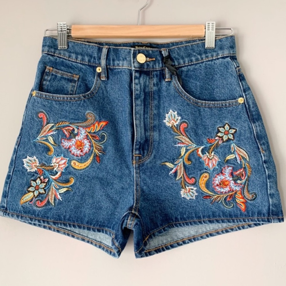 juicy couture vintage floral embroidered shorts